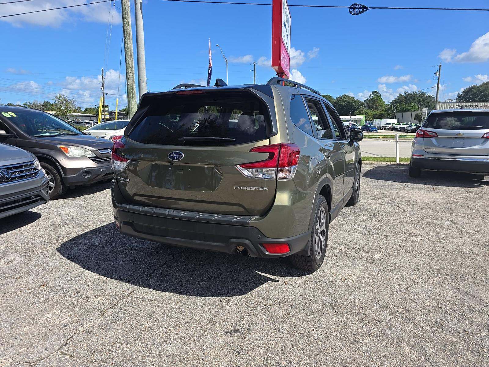 2024 Subaru Forester Premium AWD