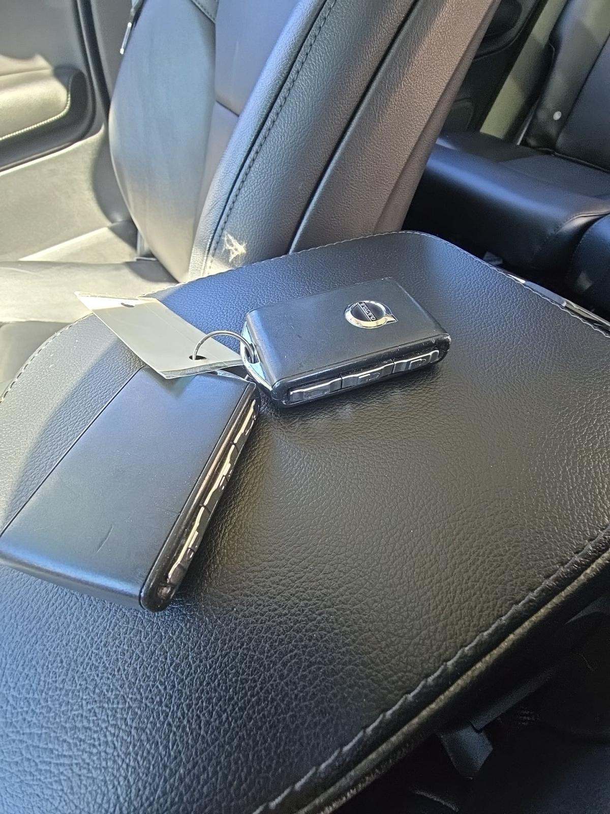 2020 Volvo XC90 T5 Momentum FWD