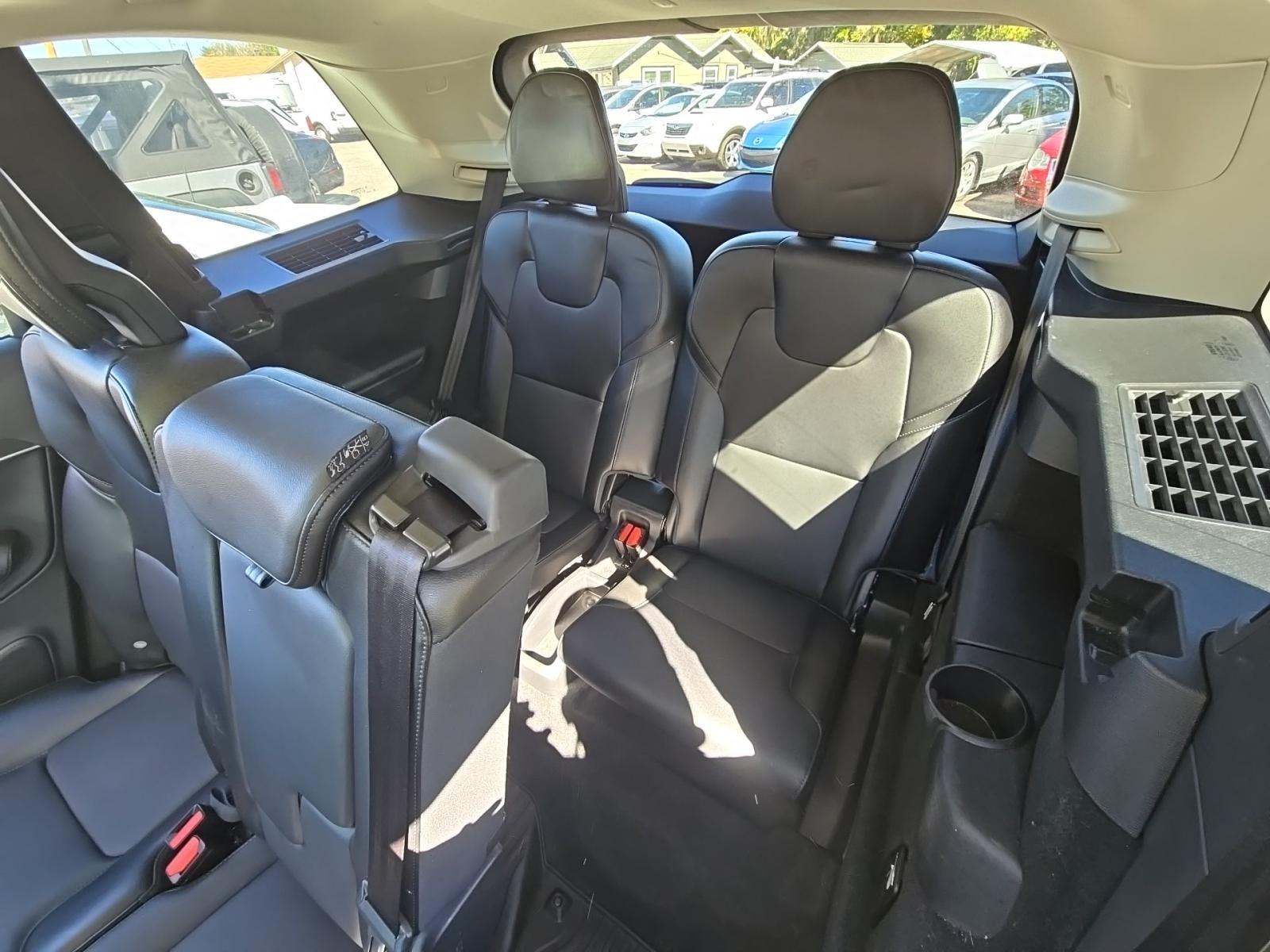 2020 Volvo XC90 T5 Momentum FWD