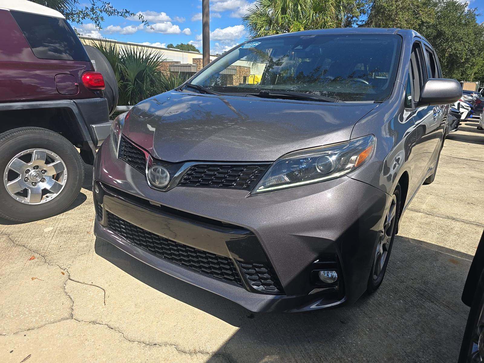 2019 Toyota Sienna SE FWD