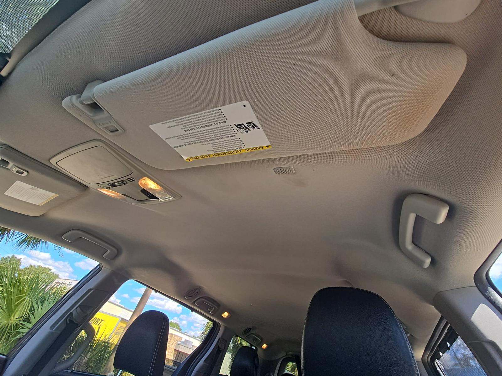 2019 Toyota Sienna SE FWD