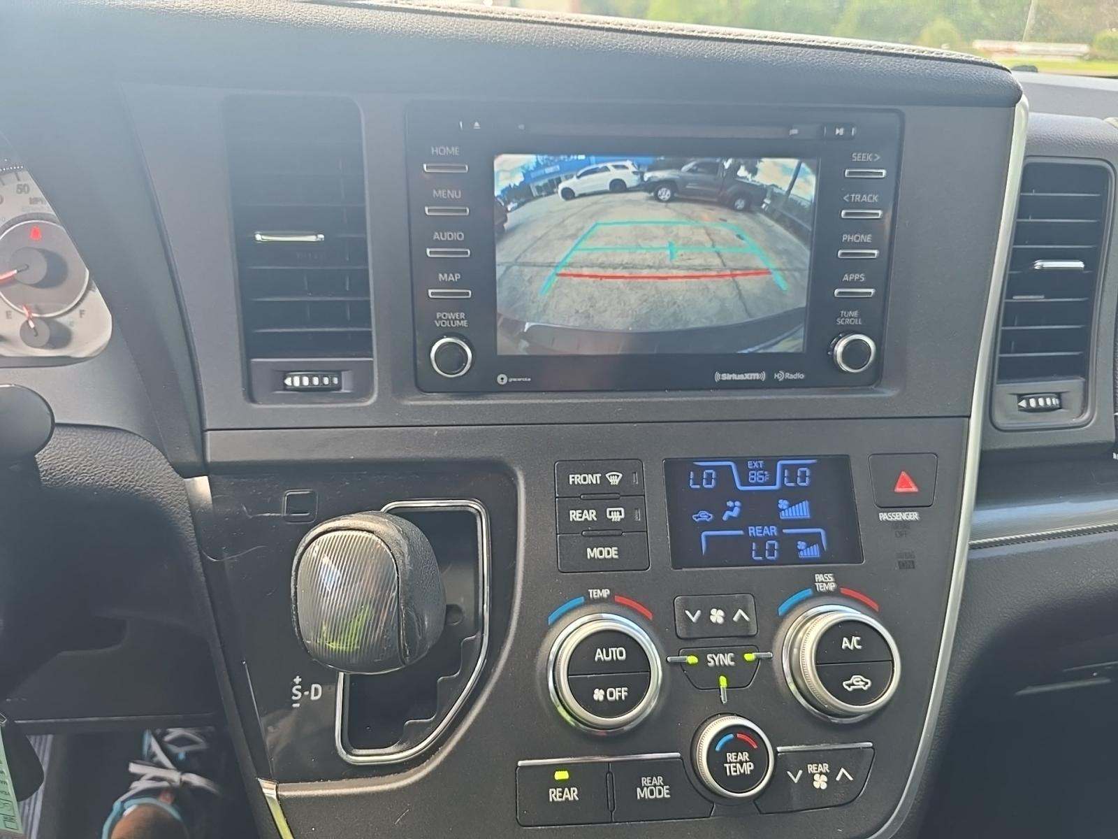 2019 Toyota Sienna SE FWD