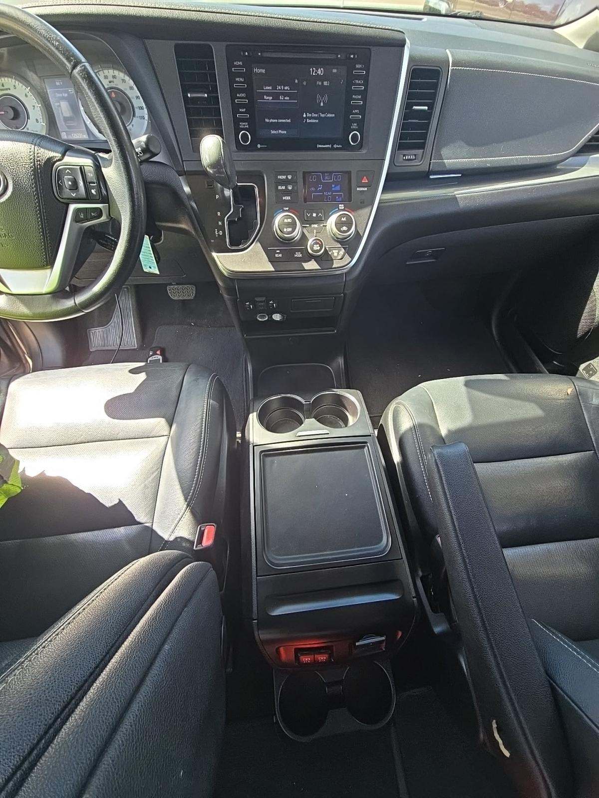 2019 Toyota Sienna SE FWD