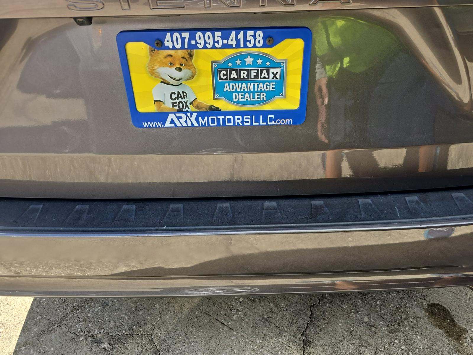 2019 Toyota Sienna SE FWD