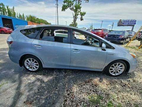 2014 Toyota Prius v Five FWD