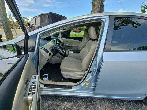2014 Toyota Prius v Five FWD