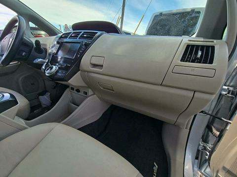 2014 Toyota Prius v Five FWD