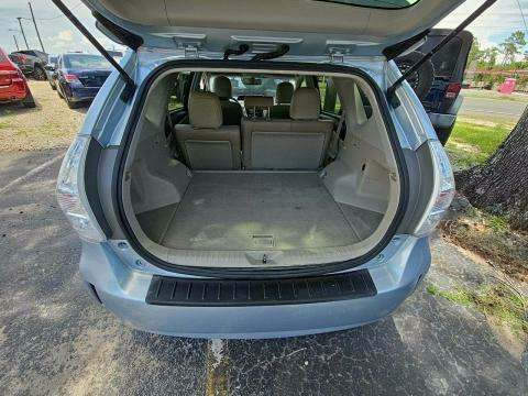 2014 Toyota Prius v Five FWD