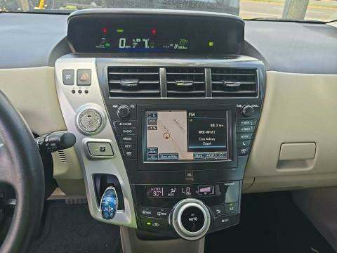 2014 Toyota Prius v Five FWD