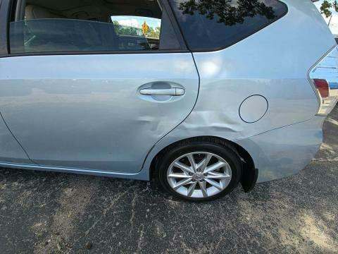 2014 Toyota Prius v Five FWD