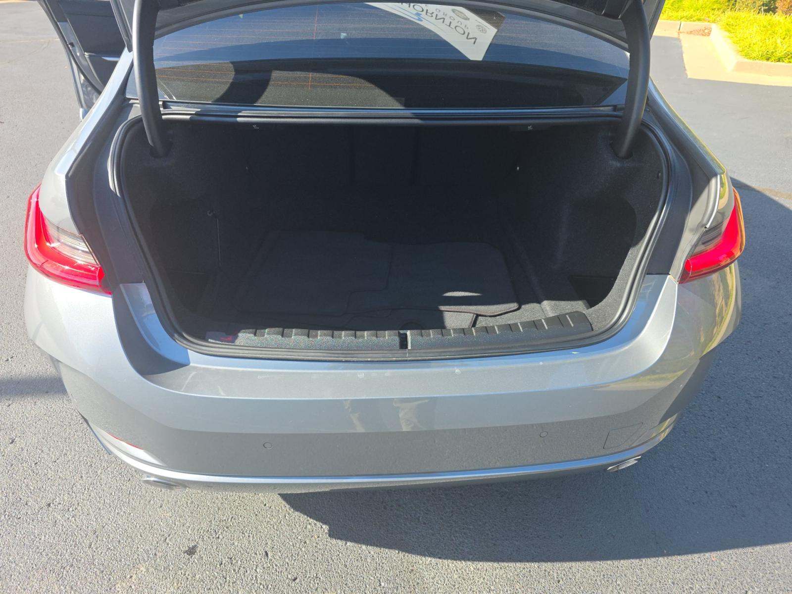 2024 BMW 3 Series 330i RWD