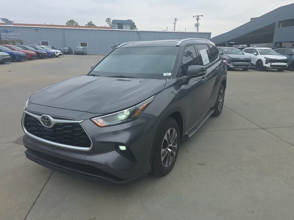 2022 Toyota Highlander XLE FWD