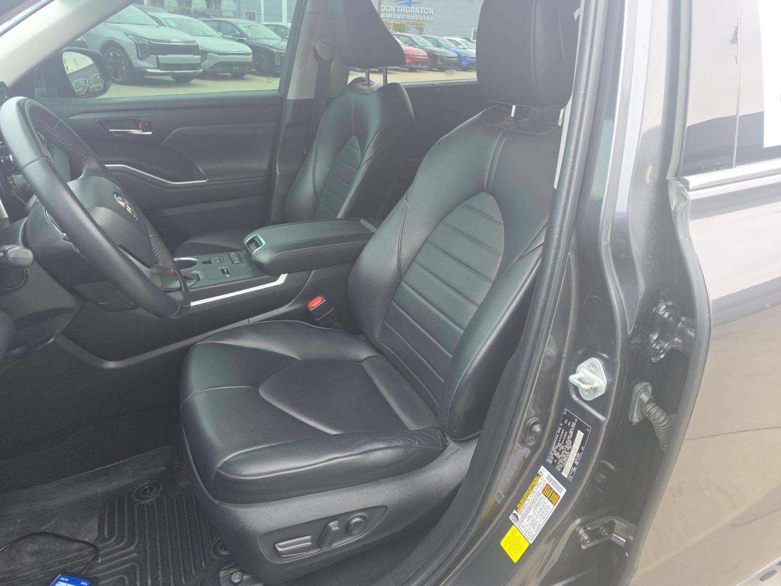 2022 Toyota Highlander XLE FWD