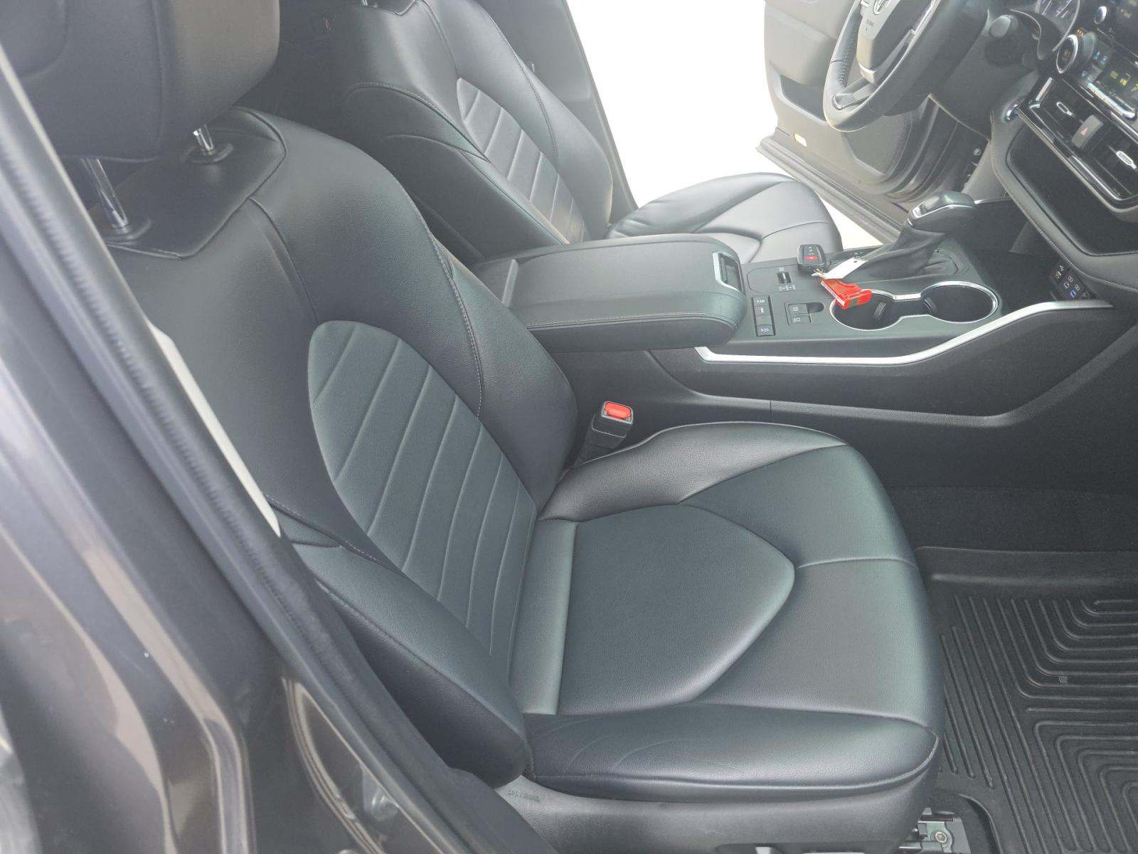 2022 Toyota Highlander XLE FWD