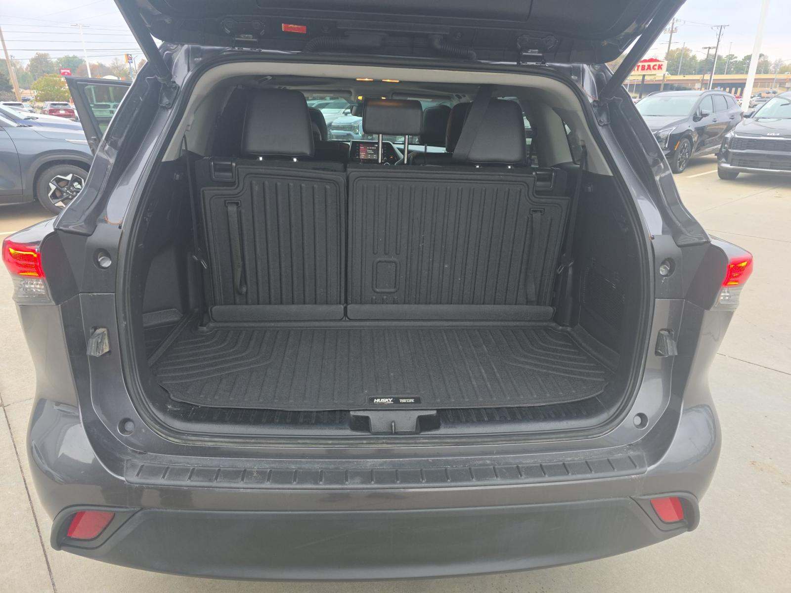 2022 Toyota Highlander XLE FWD