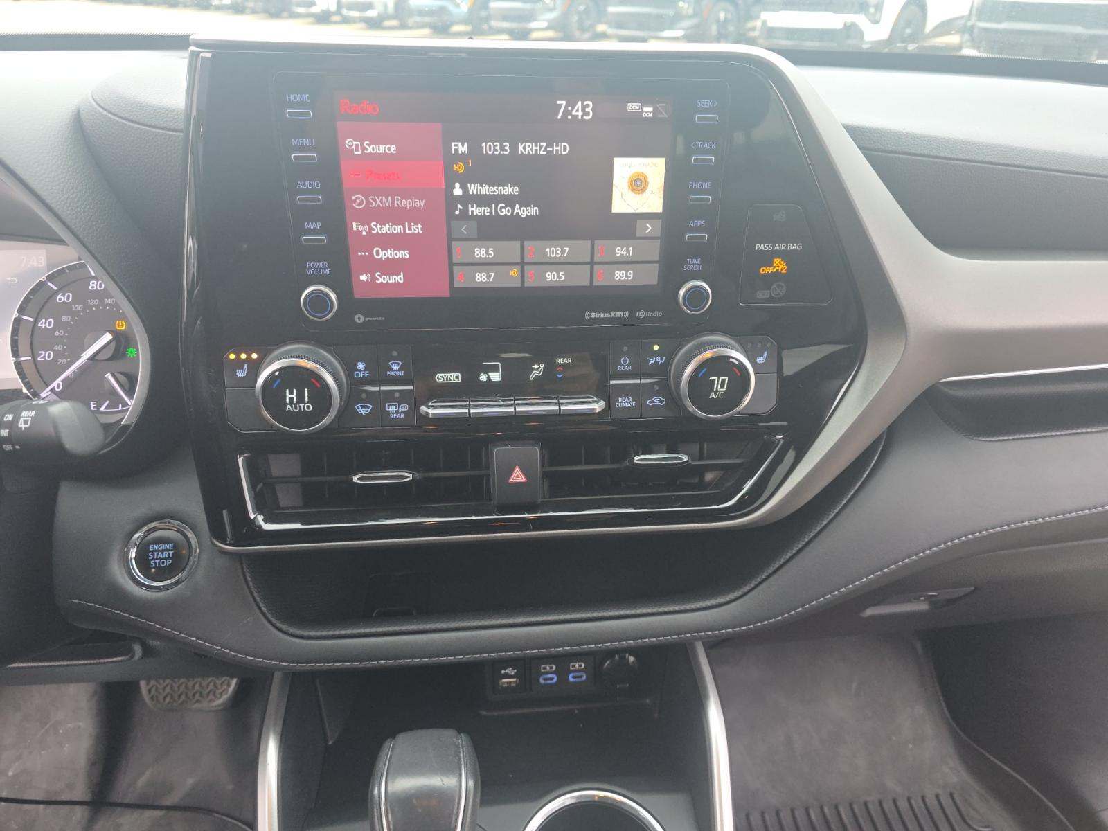 2022 Toyota Highlander XLE FWD