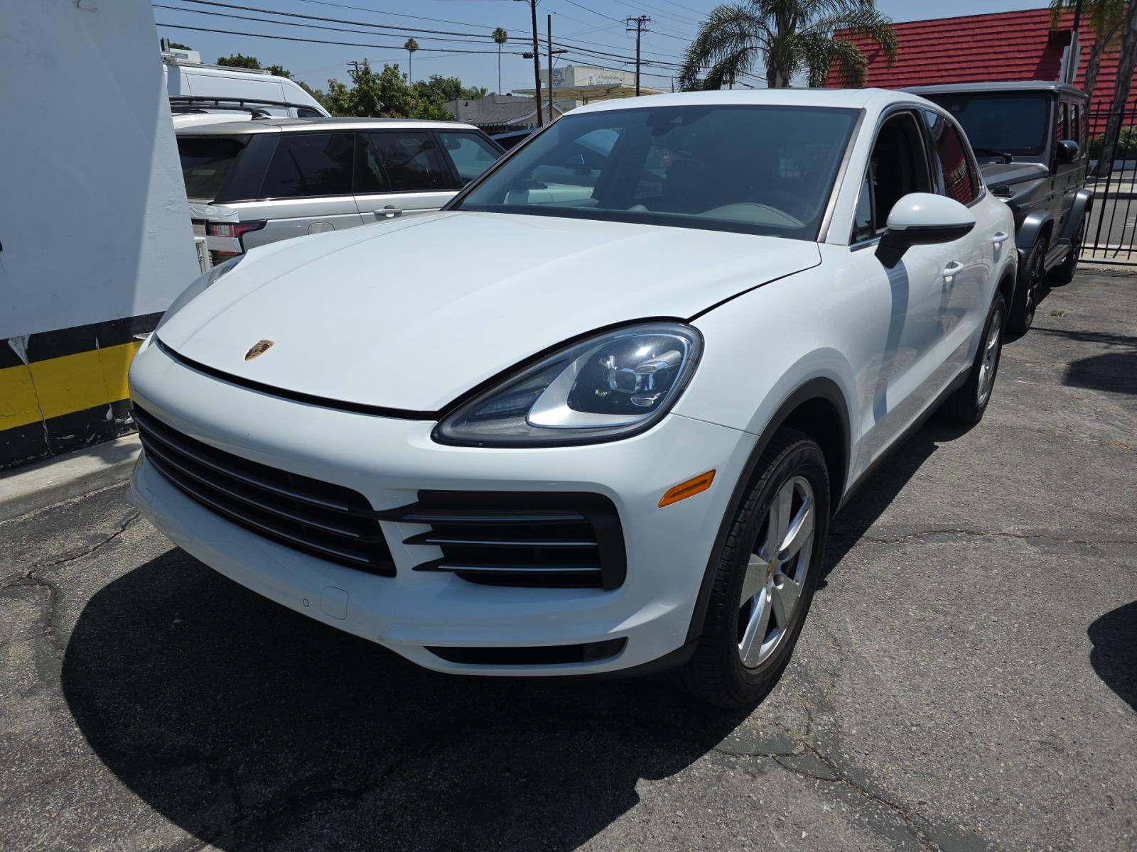 PORSCHE CAYENNE - 1