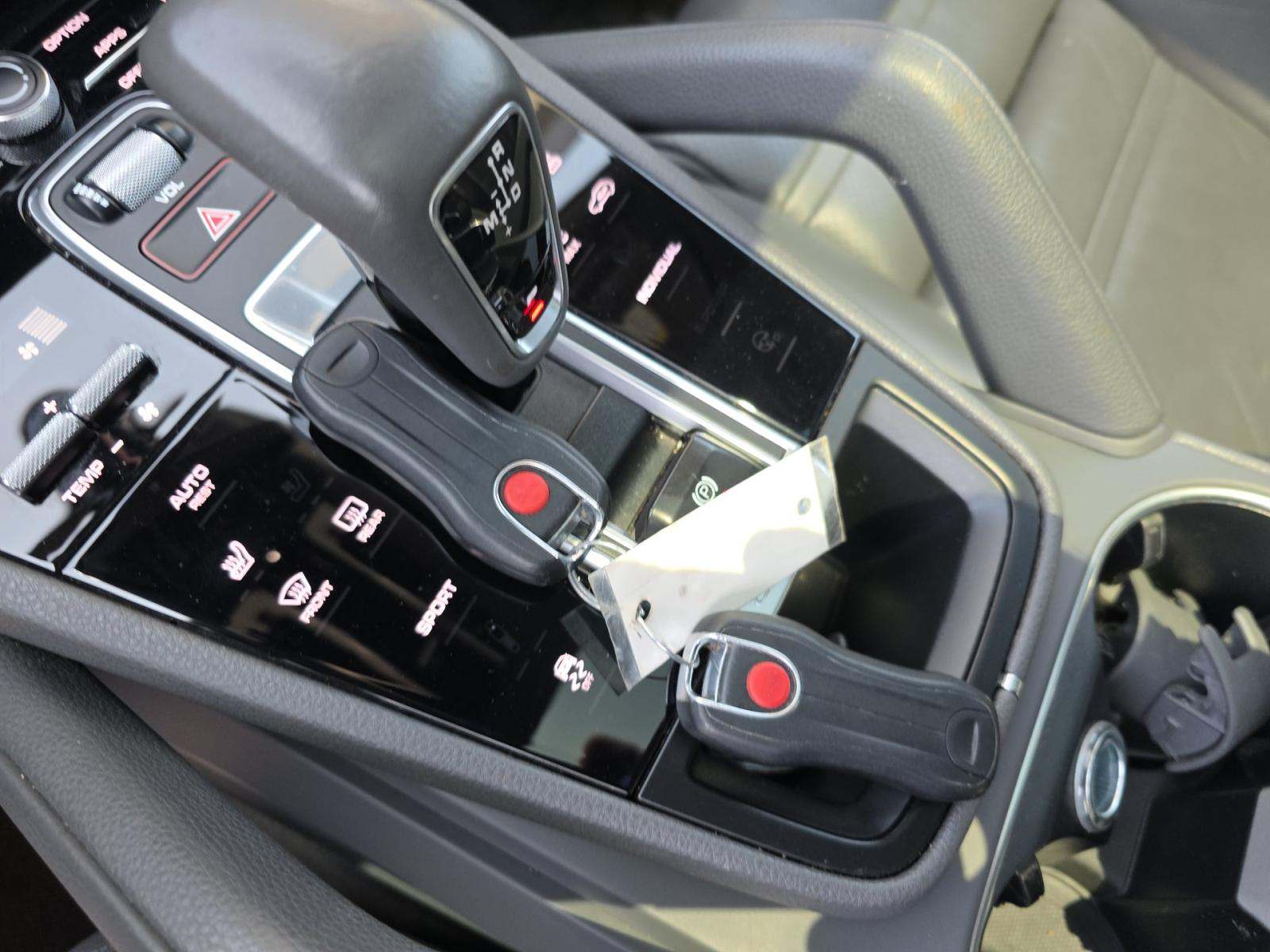 PORSCHE CAYENNE - 8