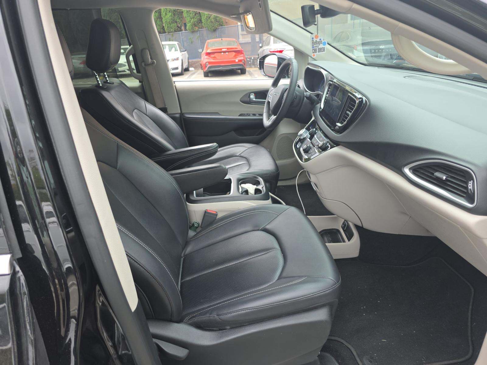 2024 Chrysler Pacifica Touring L FWD