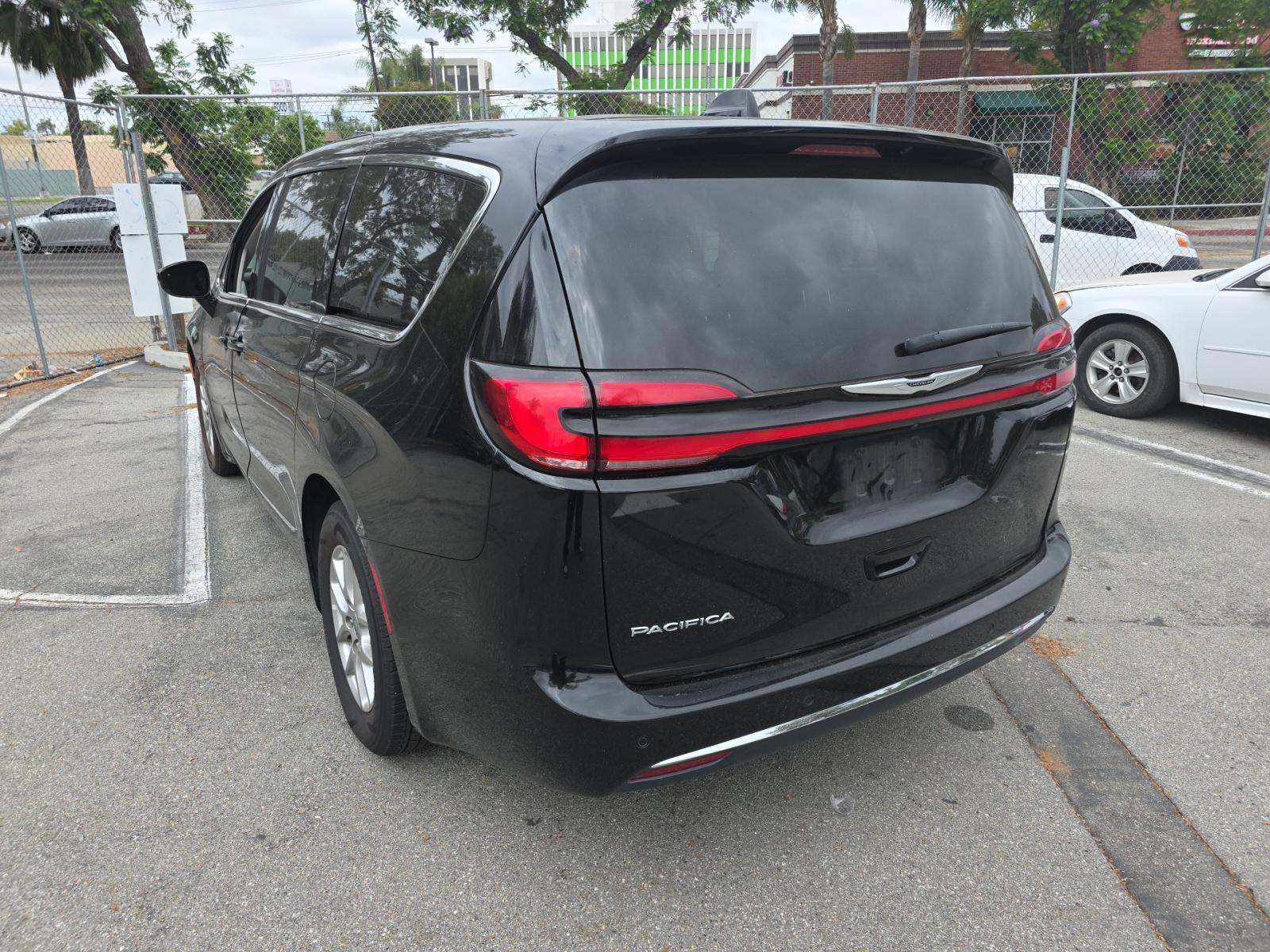 2024 Chrysler Pacifica Touring L FWD
