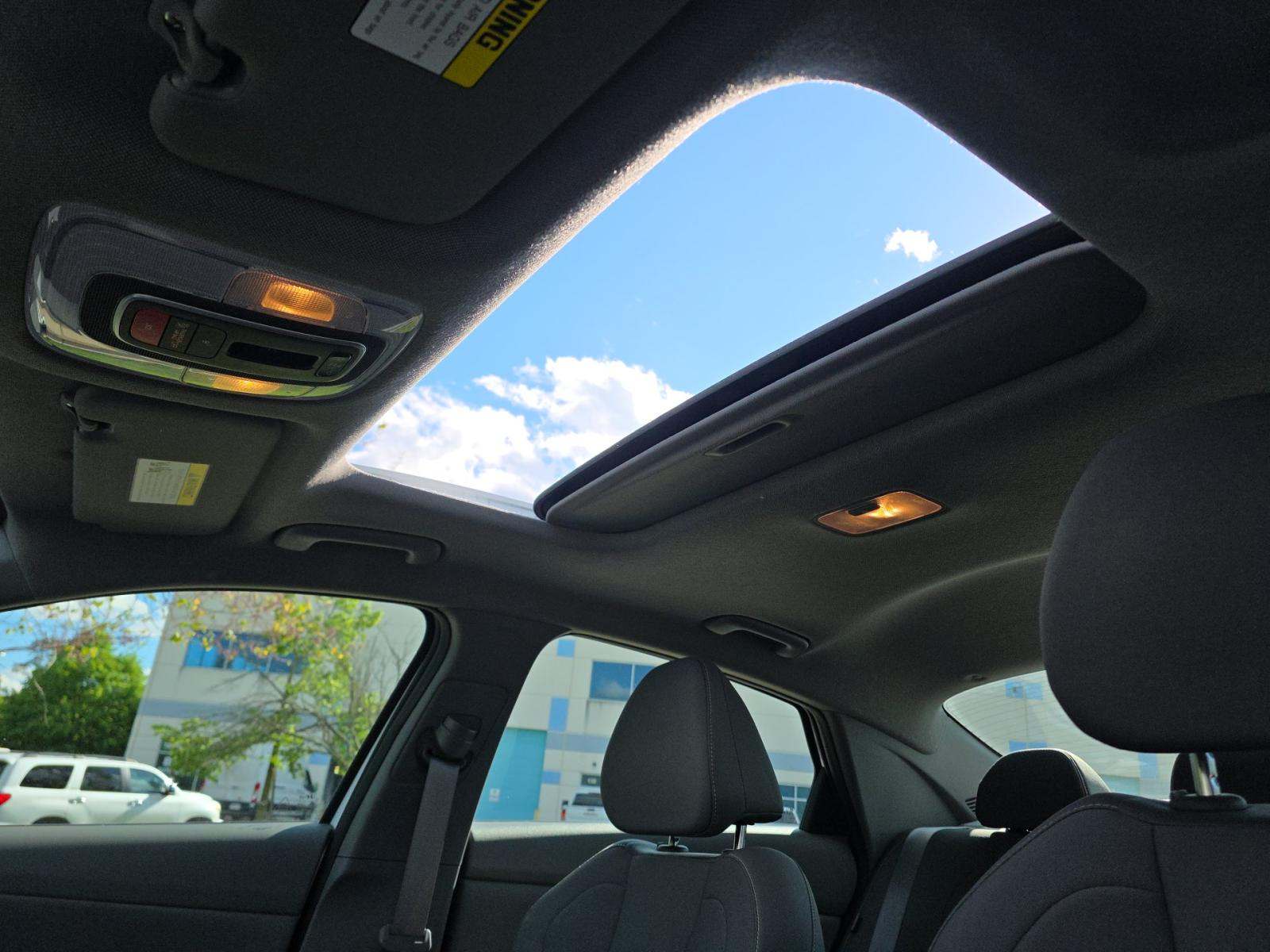 HYUNDAI SEL CONVENIENCE - 7