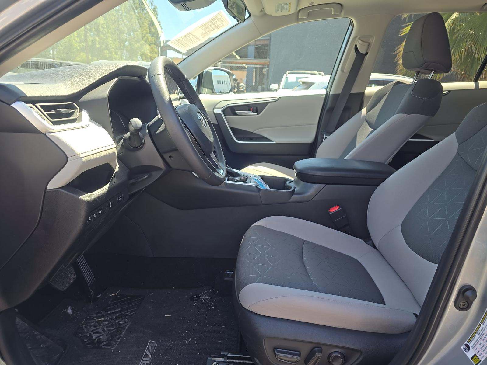 2025 Toyota RAV4 XLE FWD