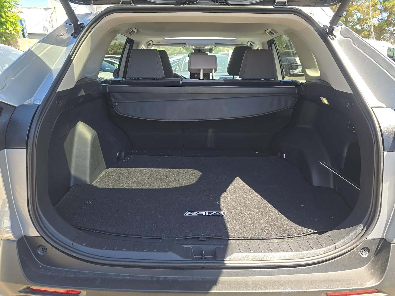 2025 Toyota RAV4 XLE FWD