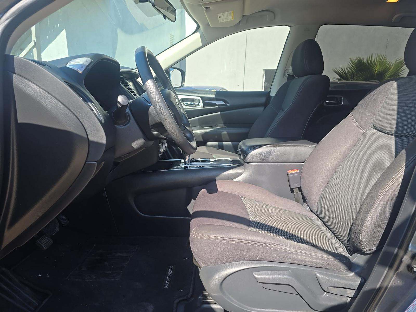 2020 Nissan Pathfinder S FWD