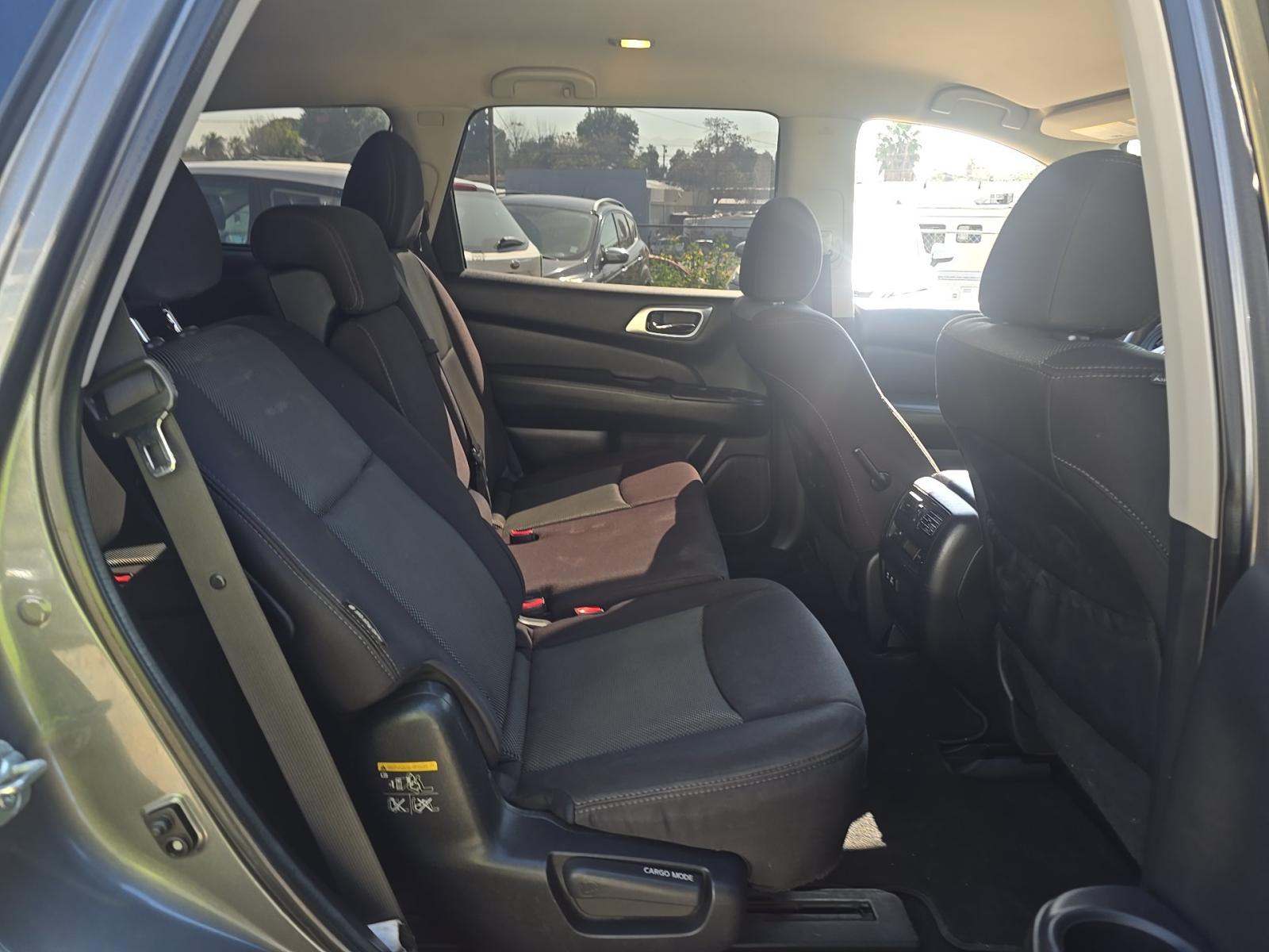 2020 Nissan Pathfinder S FWD
