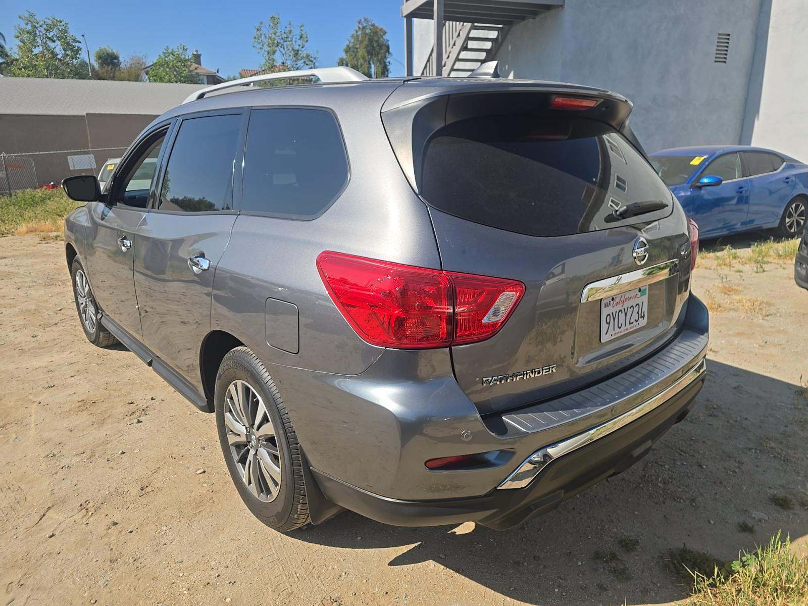 2020 Nissan Pathfinder S FWD