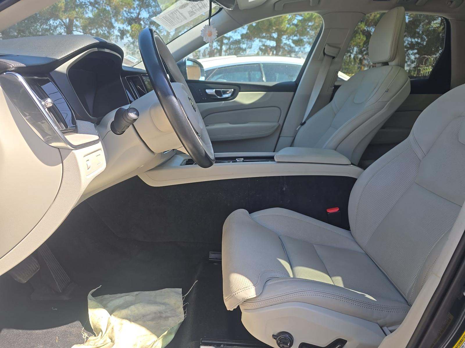2021 Volvo XC60 T5 Inscription AWD