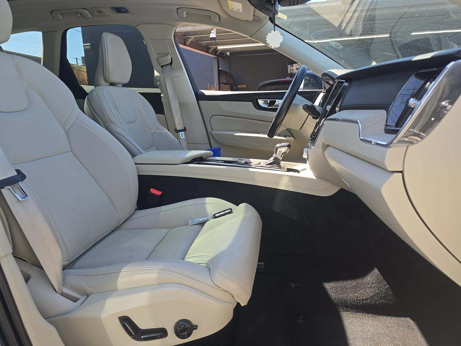 2021 Volvo XC60 T5 Inscription AWD