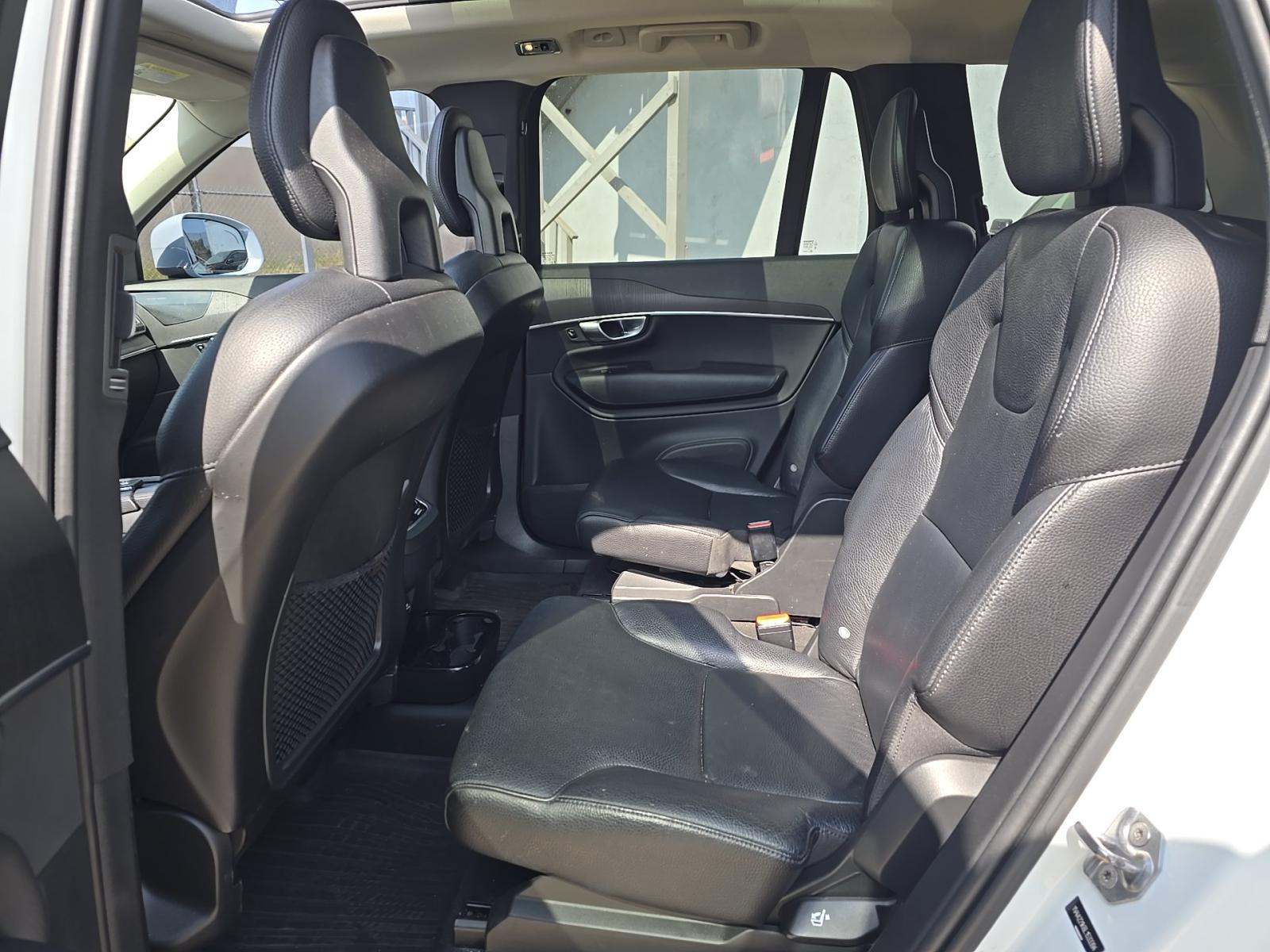 2020 Volvo XC90 T6 Momentum AWD