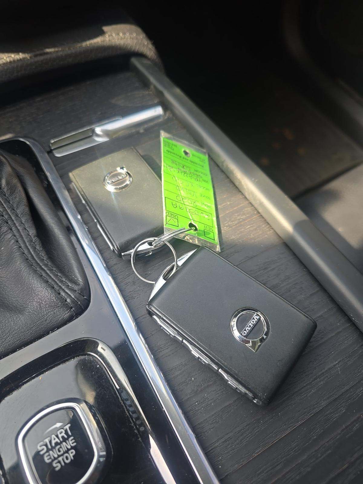 2020 Volvo XC90 T6 Momentum AWD