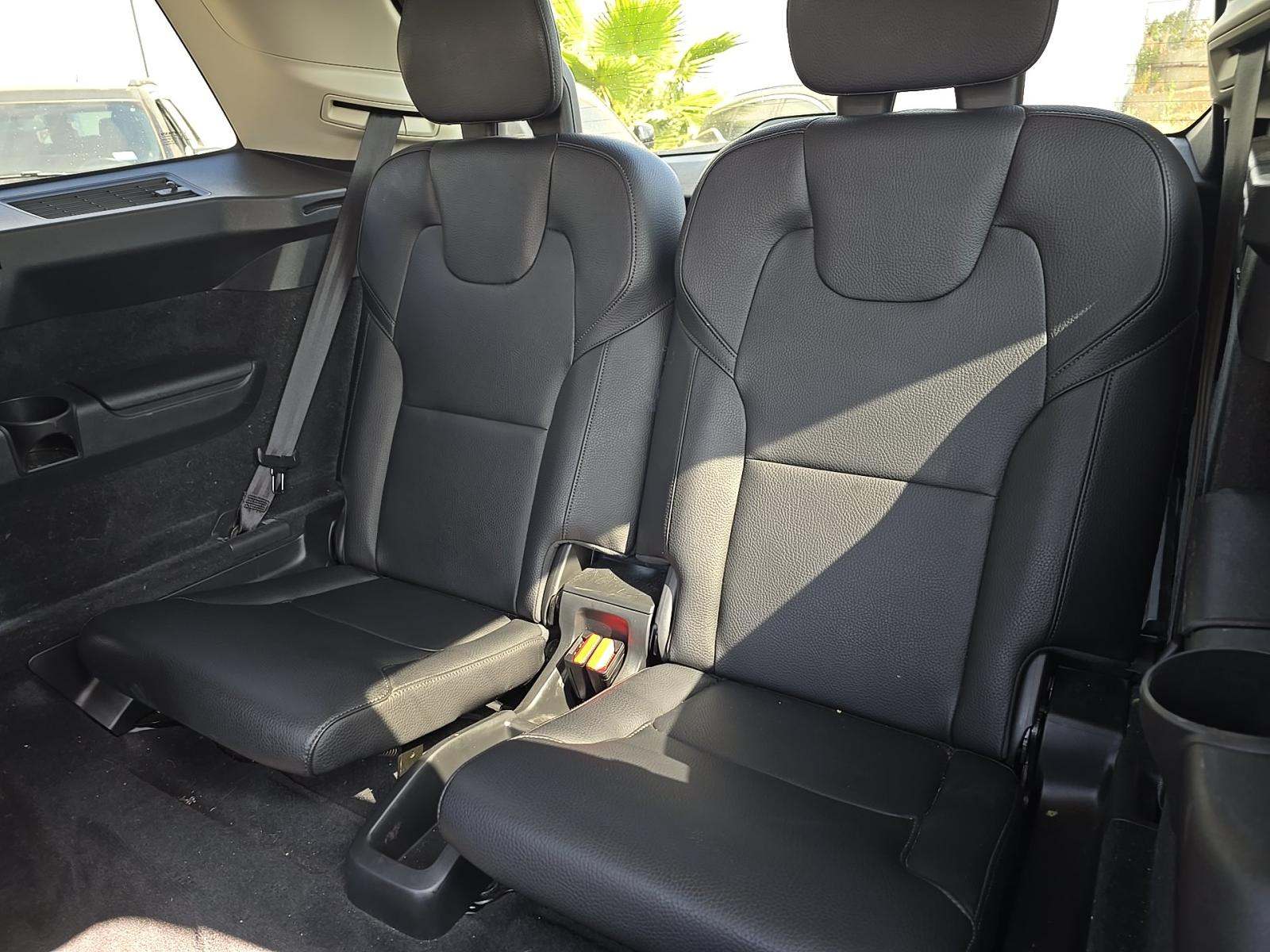 2020 Volvo XC90 T6 Momentum AWD