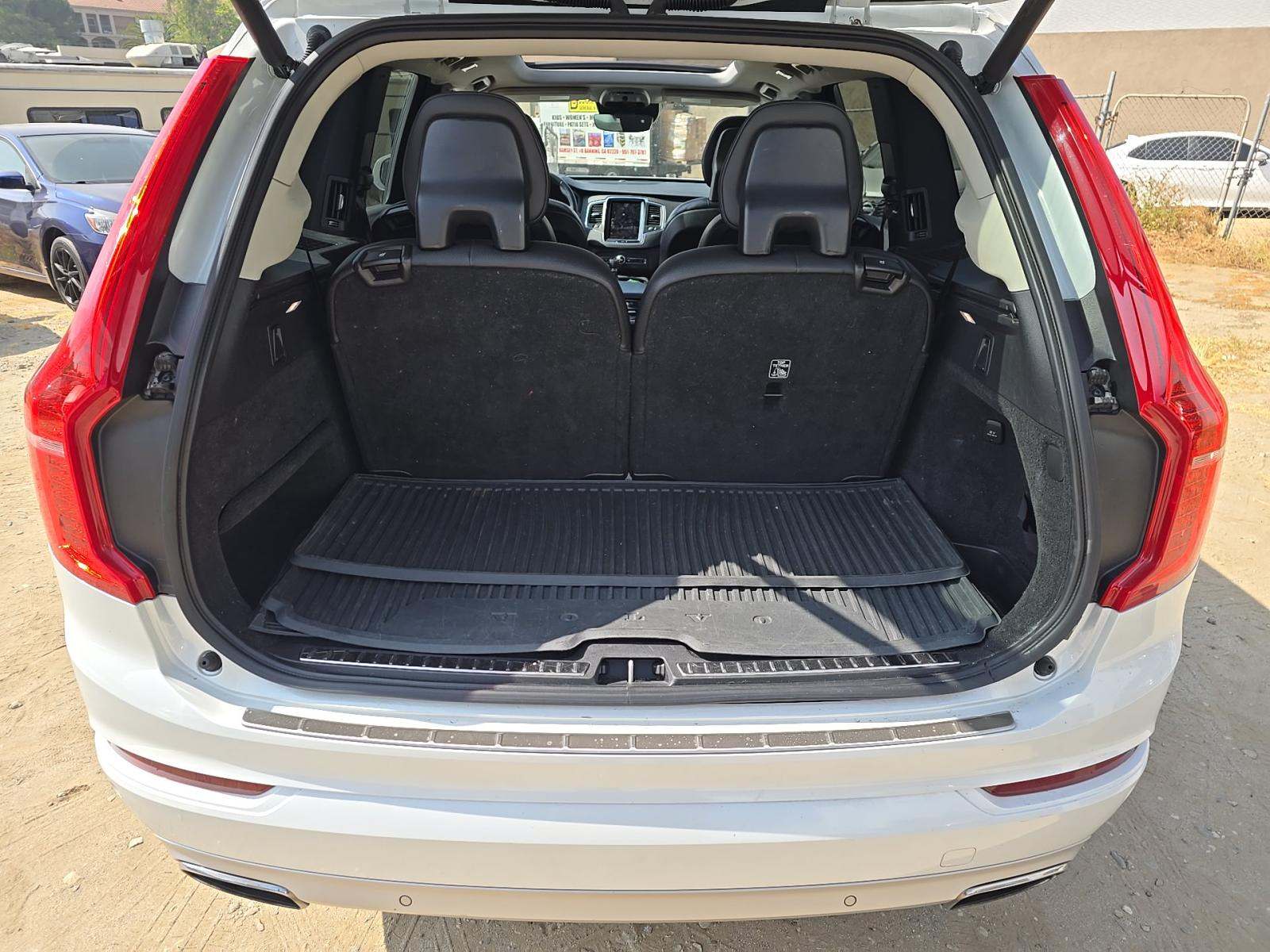 2020 Volvo XC90 T6 Momentum AWD