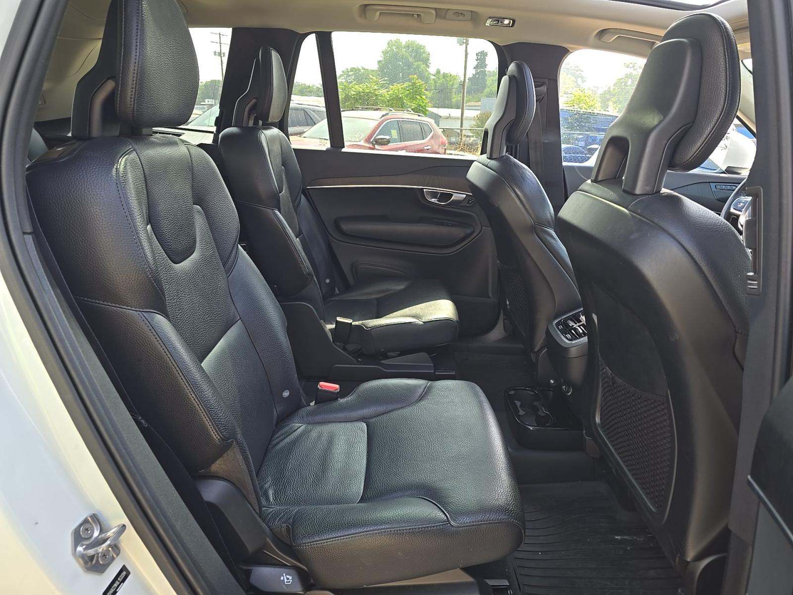 2020 Volvo XC90 T6 Momentum AWD