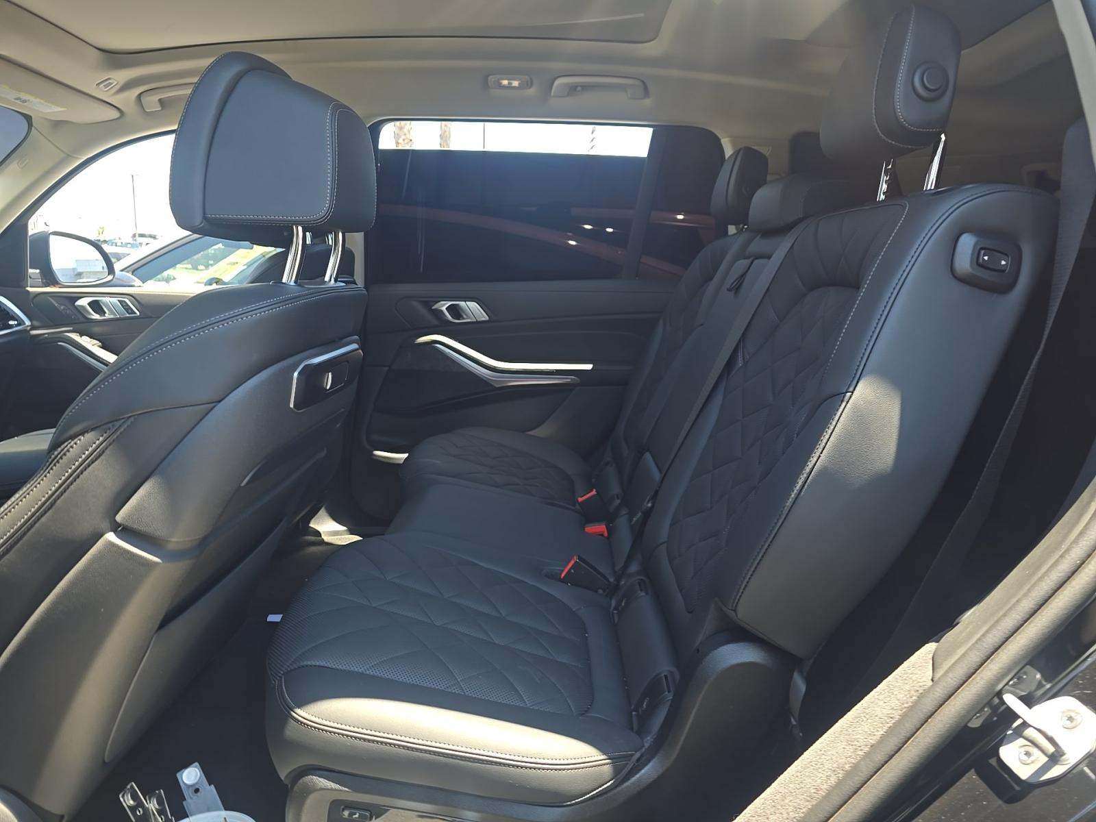 2025 BMW X7 xDrive40i AWD