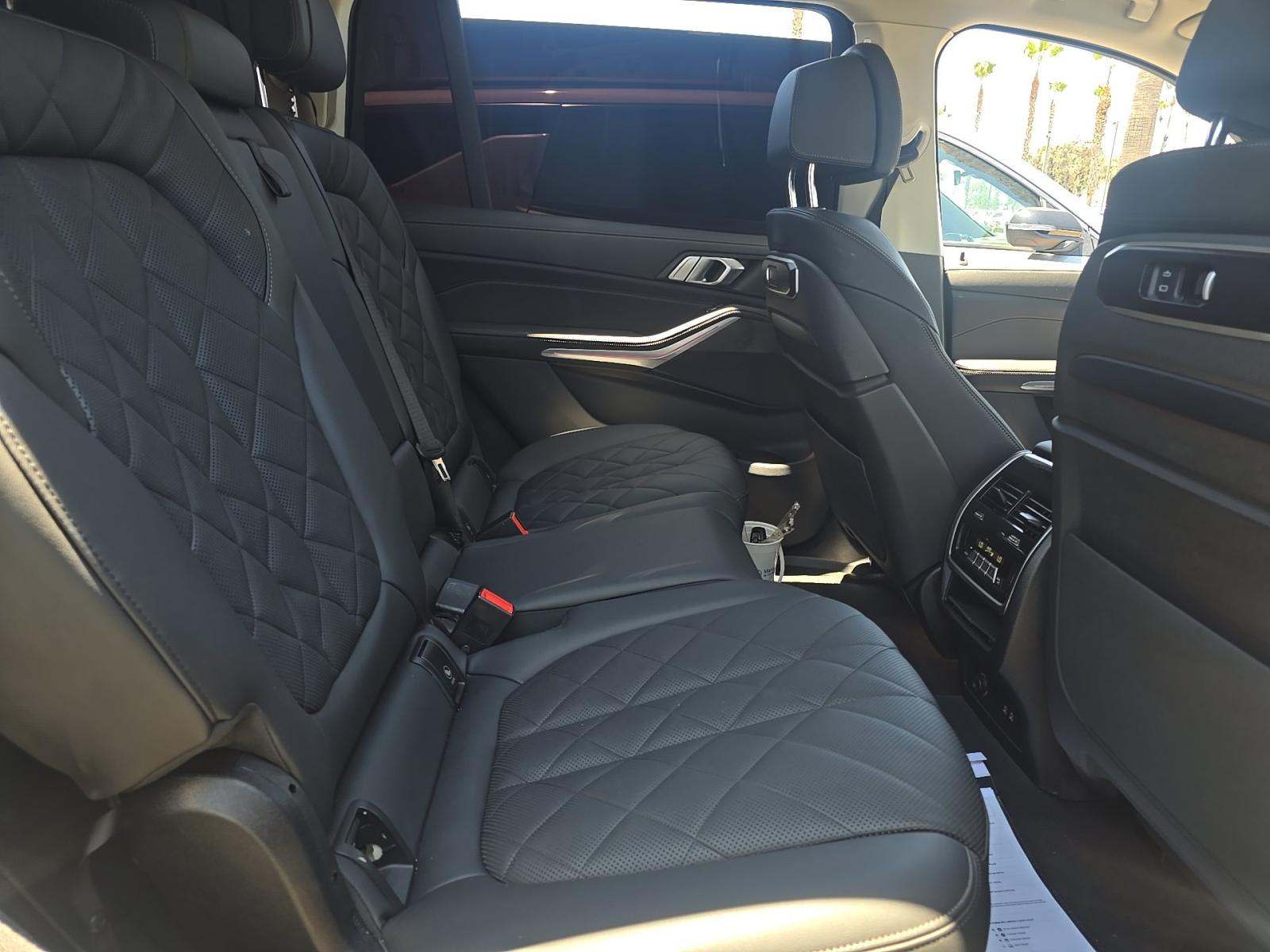 2025 BMW X7 xDrive40i AWD