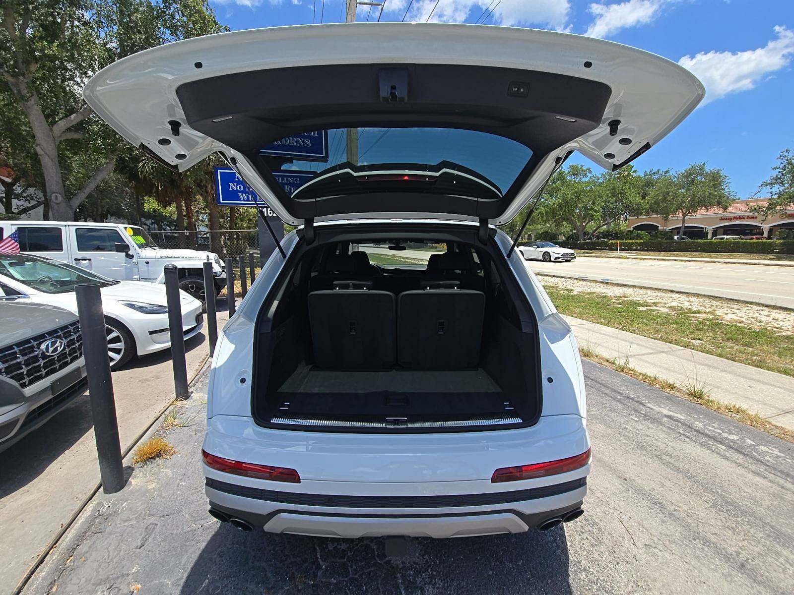 2023 Audi SQ7 Premium Plus AWD