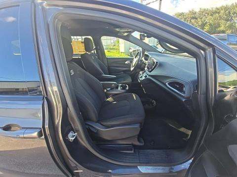 2021 Chrysler Pacifica Touring FWD