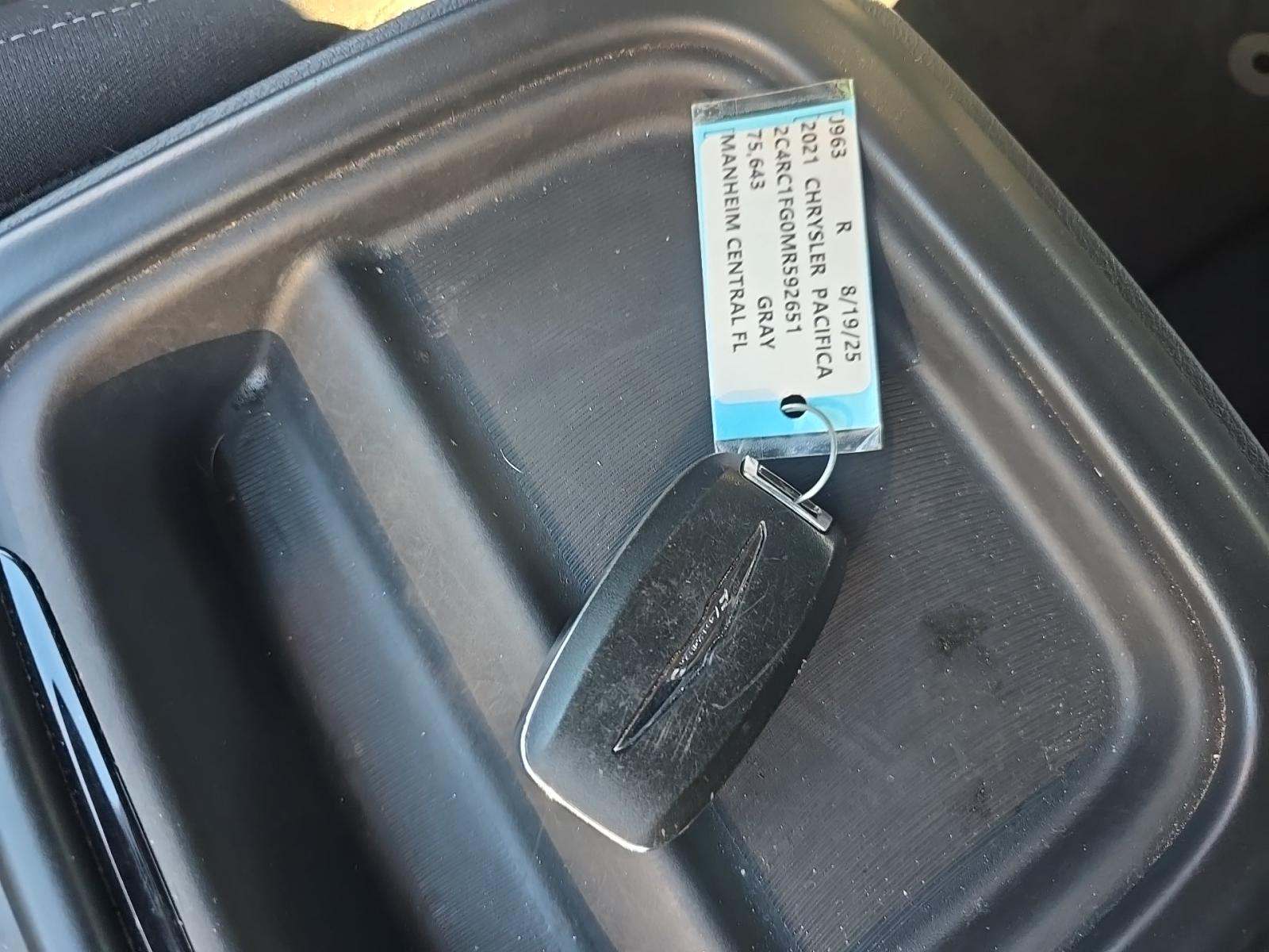 2021 Chrysler Pacifica Touring FWD