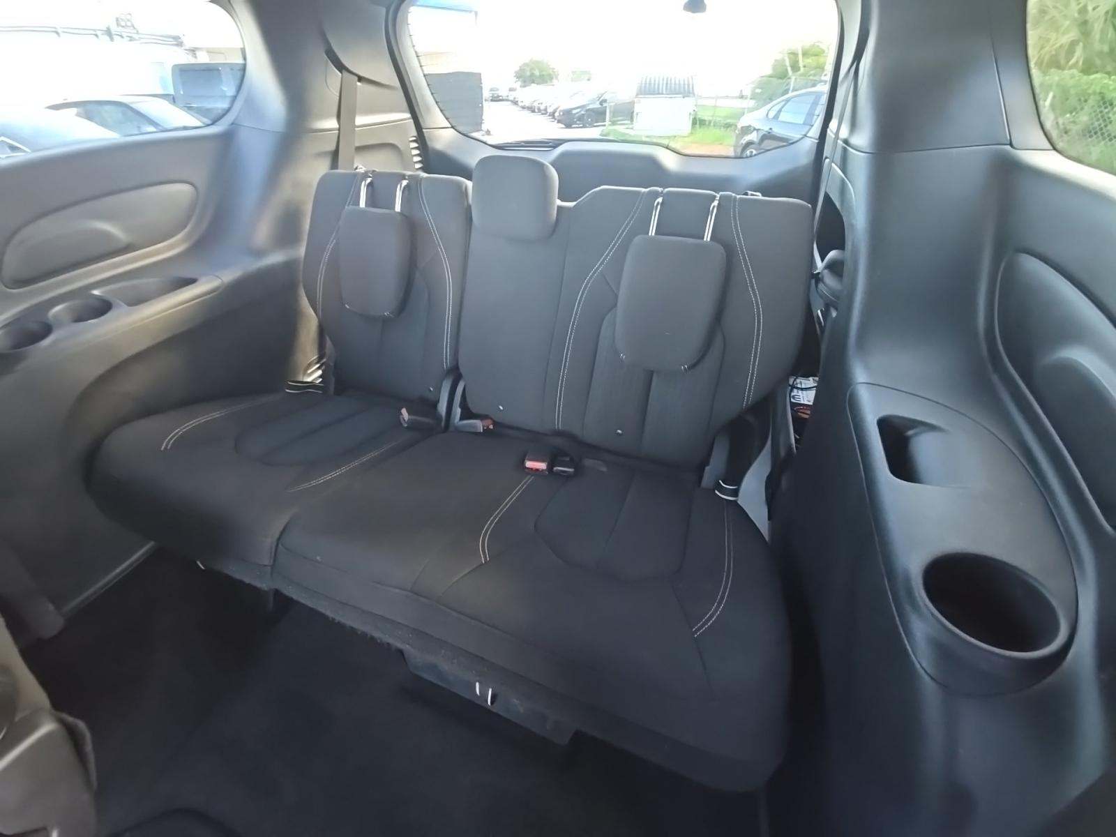 2021 Chrysler Pacifica Touring FWD