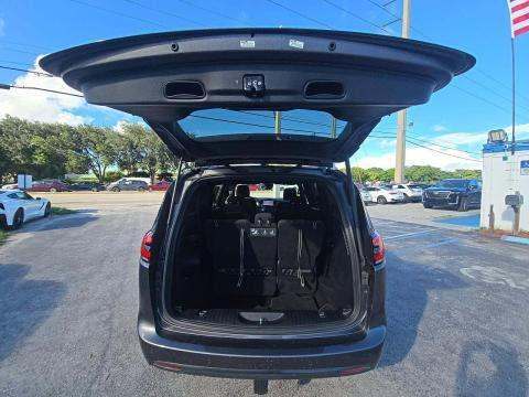 2021 Chrysler Pacifica Touring FWD