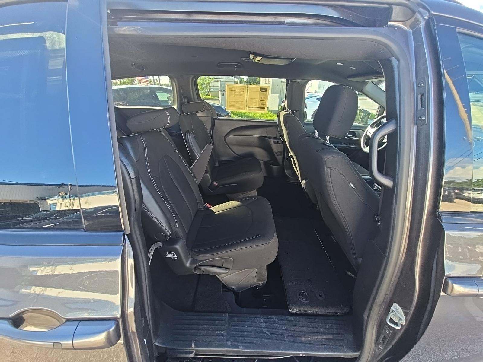 2021 Chrysler Pacifica Touring FWD