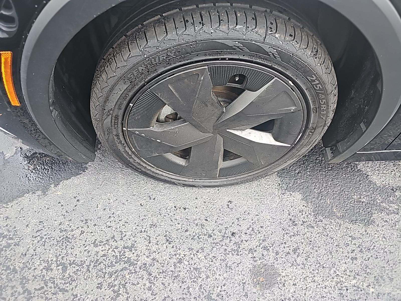 2024 Toyota Prius LE FWD