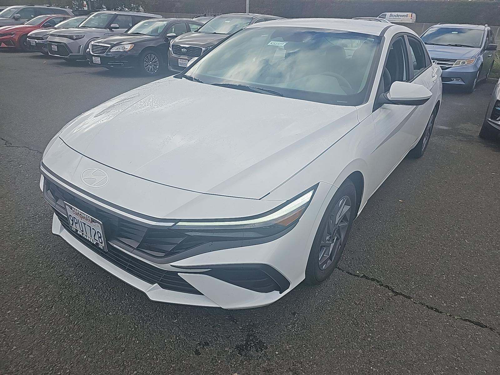 2024 Hyundai Elantra SEL FWD