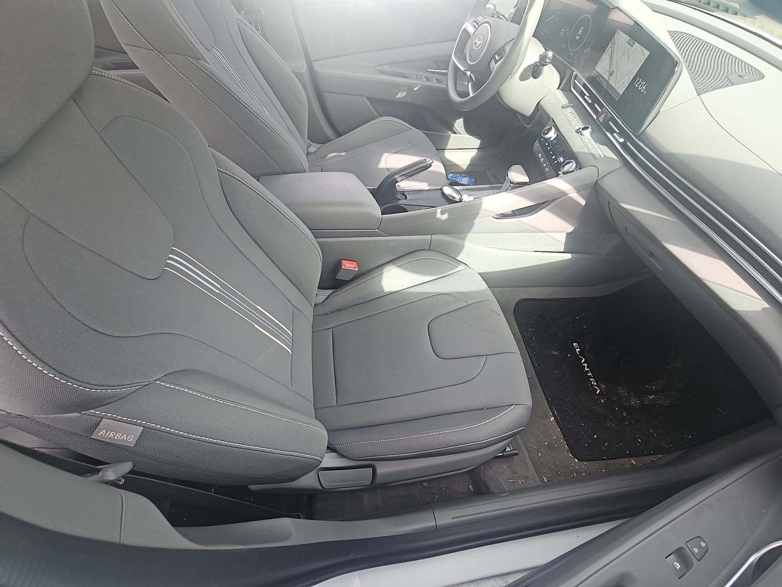 2024 Hyundai Elantra SEL FWD