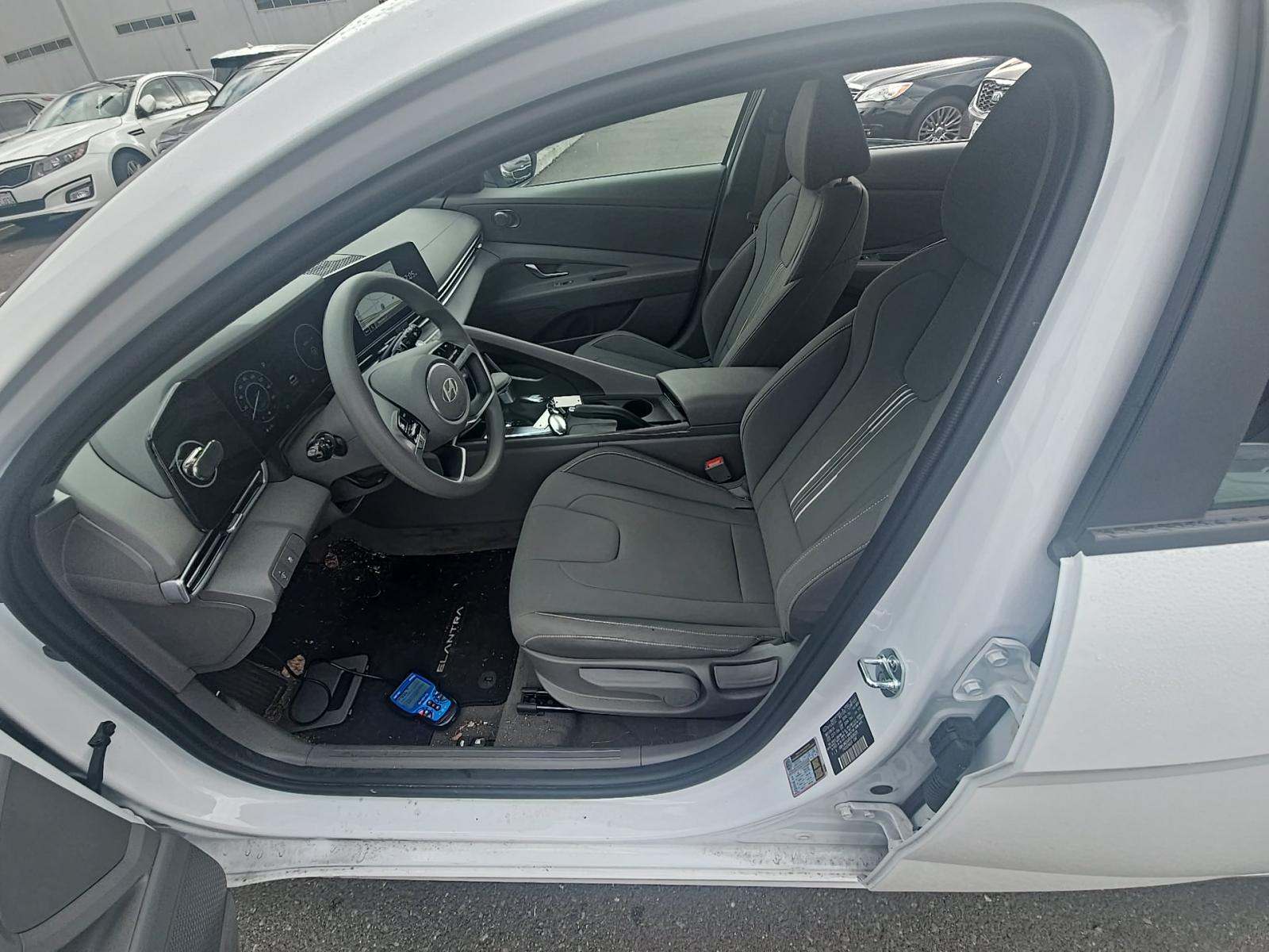 2024 Hyundai Elantra SEL FWD