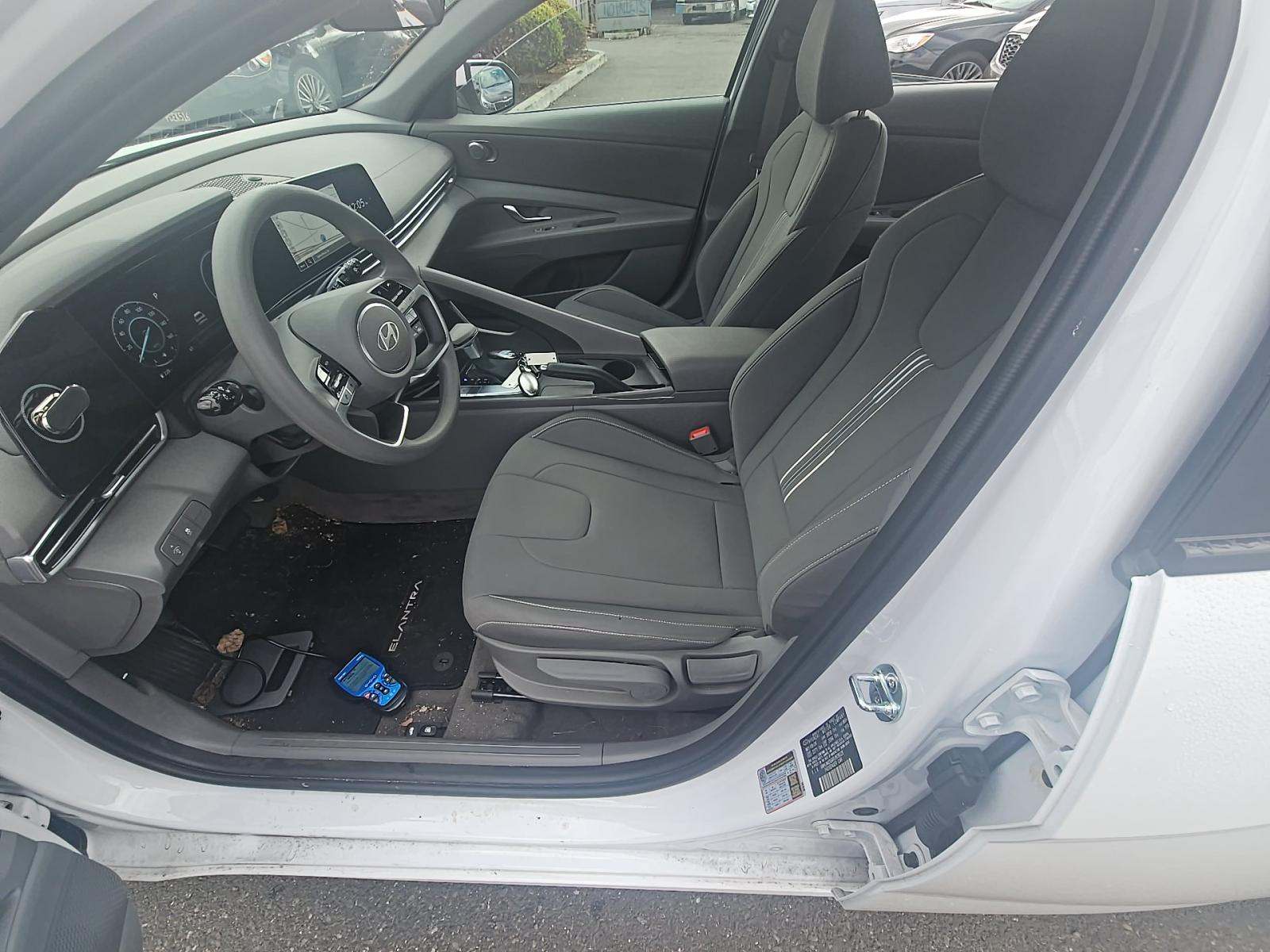 2024 Hyundai Elantra SEL FWD